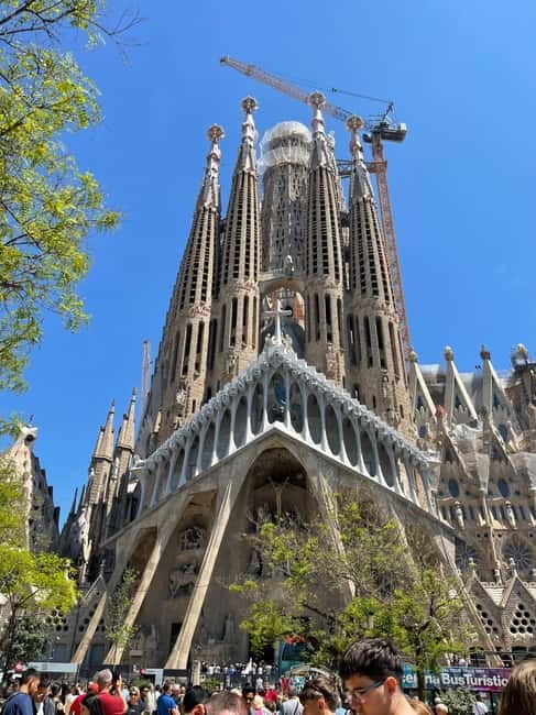 Guided Tour of Sagrada Familia - Gaudi's dream - An In-Depth Look at the Guided Tour of Sagrada Família - Gaudis Dream