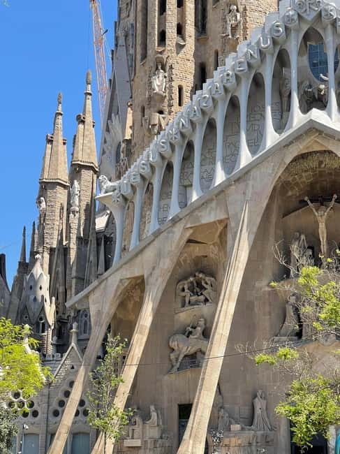 Guided Tour of Sagrada Familia - Gaudi's dream - Key Points