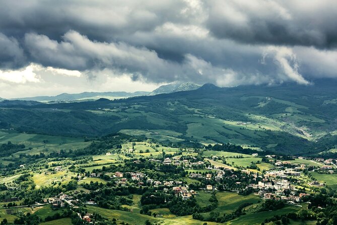 Guided Tour of San Marino at Sunset with aperitif included - Starting Point at Porta del Paese and the Evening Departure Time