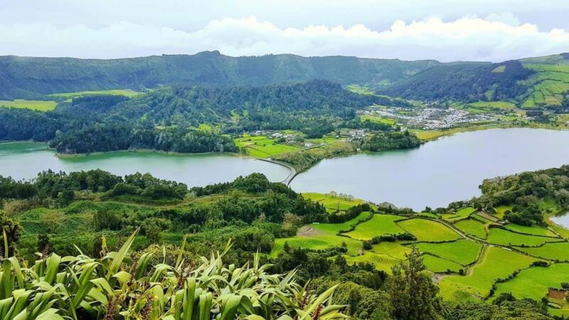 Guided tour of Sete Cidades and Lagoa do Fogo in São Miguel - Unveiling São Miguels Most Iconic Volcanoes in a Full-Day Tour