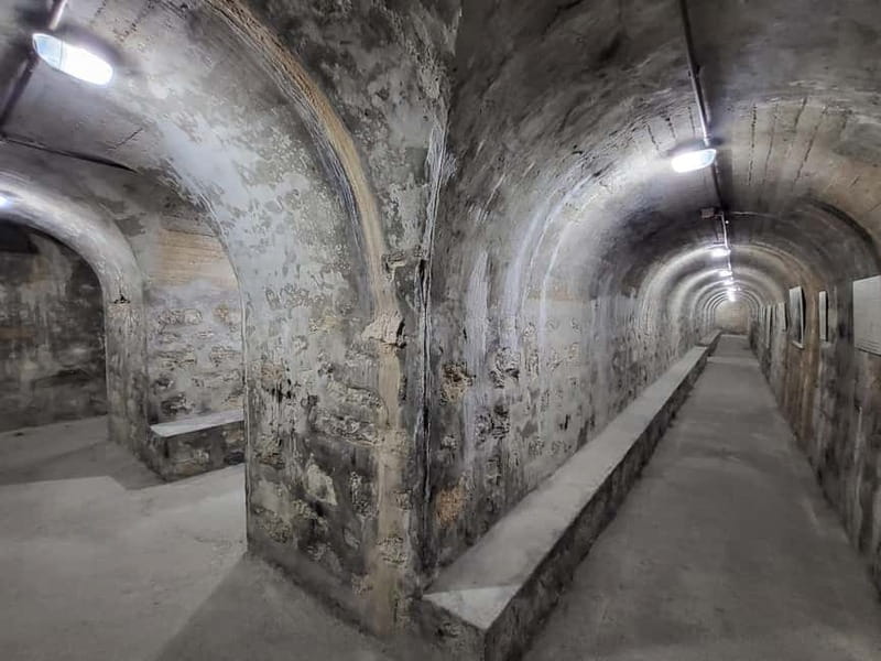 Guided tour of the Arch of San Lorenzo, Air Raid Shelter, and Mudejar Hall - Exploring the Mudejar Hall and Its Architectural Features