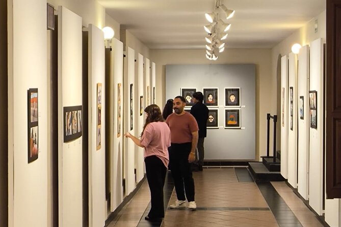 Guided tour of the art galleries of the Historic Center - The Artistic Experience Amid Colonial Streets and City Sounds