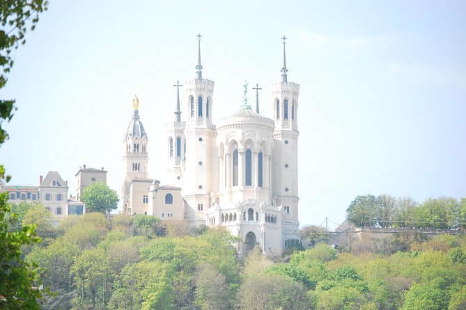 Guided tour of the Basilica of Fourvière and Gallo-Roman site of Lyon - Discover the Basilica of Notre Dame de Fourvière