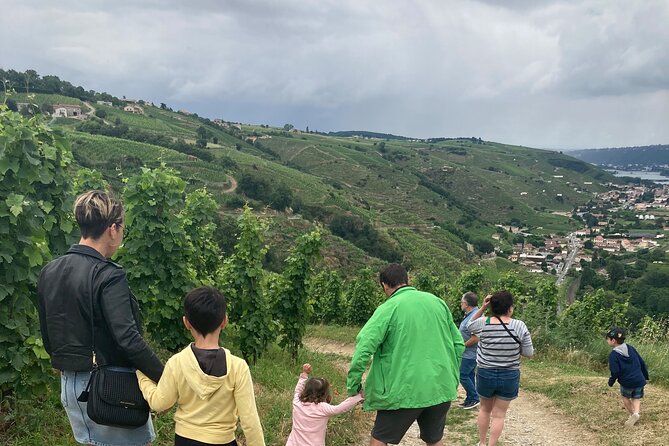 Guided Tour of the Coteaux Côte Rôtie for Parents and Children Duos - Outdoor Snack and Family Relaxation