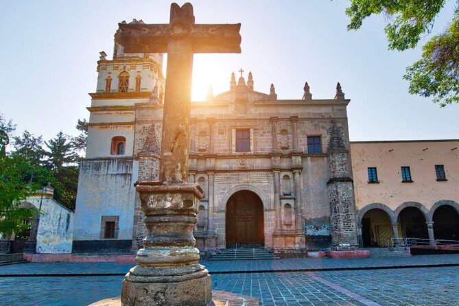 Guided tour of the Coyoacán neighborhood and the Leon Trotsky museum - Strolling Through Coyoacán’s Market and Local Flavors