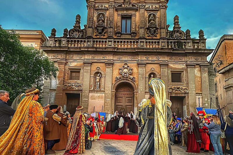 Guided tour of the exhibition of the Historical Procession of Saint Rita in Castelvetrano - Discover the Historical Procession of Saint Rita in Castelvetrano