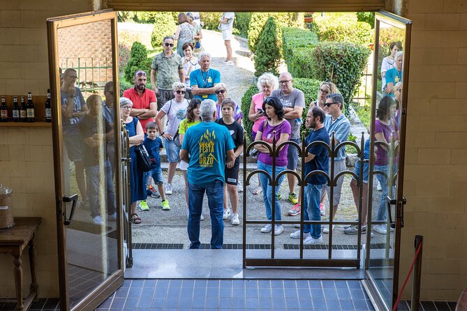 Guided tour of the Fabbrica brewery in Pedavena - The Bottling Department: From Line to Label