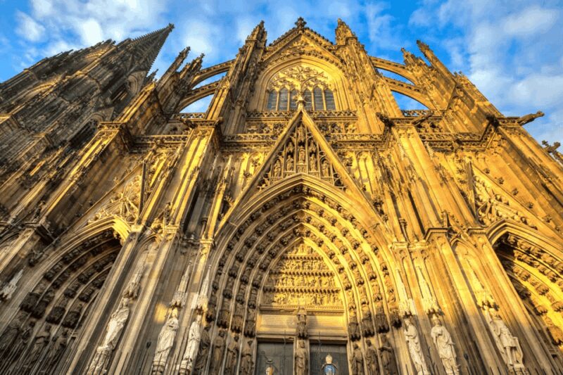 Guided tour of the historic center of Colonia - Discover Cologne’s Roman Roots at Heumarkt