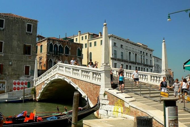 Guided Tour of the Jewish Ghetto in Venice with Cannaregio & Synagogues Visit - The Jewish Ghetto in Venice: A Deep Dive into History and Culture