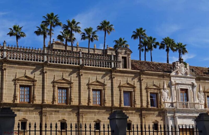 Guided tour of the Macarena neighborhood - Visiting the Andalusian Parliament at the Hospital de las Cinco Llagas