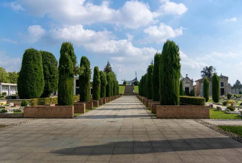 Guided tour of the Monumental Cemetery in Bergamo - Key Points