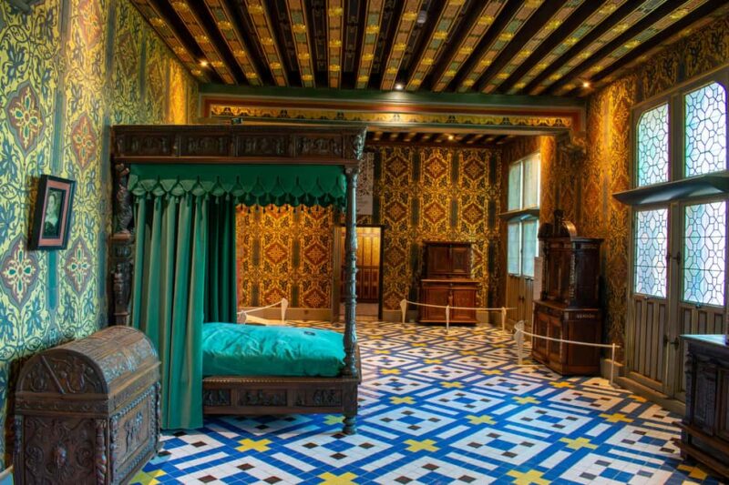 Guided tour of the Royal Castle of Blois - Discovering the History of France’s Kings and Queens