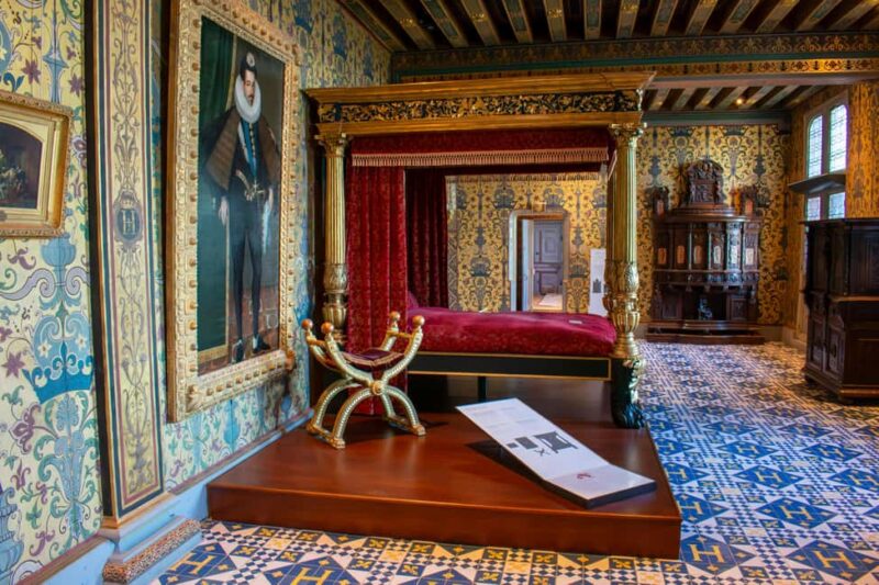 Guided tour of the Royal Castle of Blois - The Role of the Château in France’s Historic Power Struggles