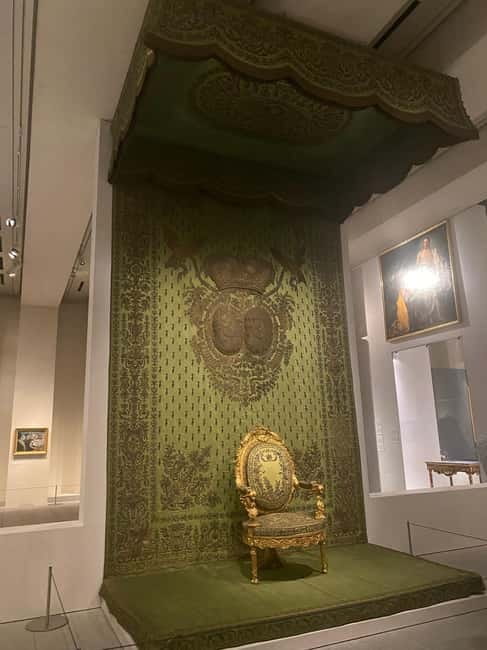 Guided Tour of The Royal Collections Gallery - Exploring the Collection: Artworks and Artifacts