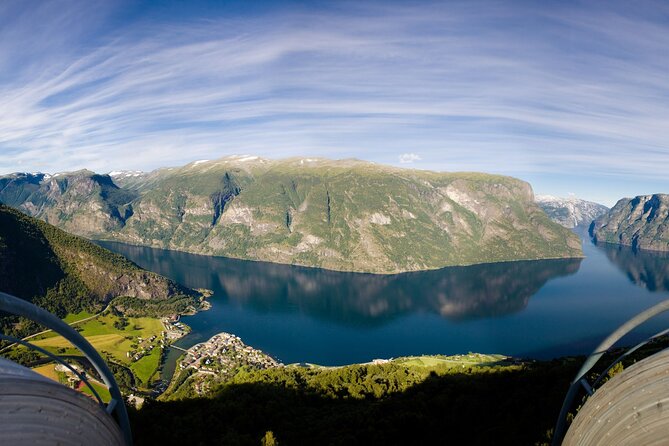 Guided Tour To Nærøyfjorden, Flåm And Stegastein - Viewpoint Cruise - Ascending to the Stegastein Viewpoint from Aurland