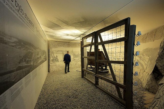 Guided tour to Salt Mine & Schindler Factory with Pick-Up Options - Transition to Oskar Schindlers Factory Museum