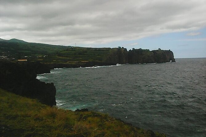 Guided Tour to the Sete Cidades Volcano in São Miguel Azores - Iconic Vista do Rei Viewpoint