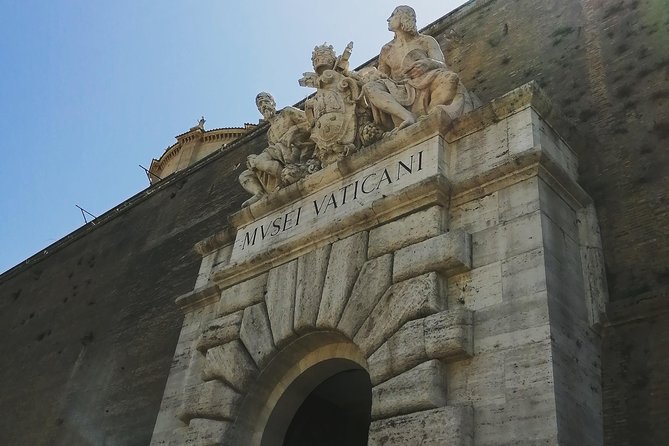 Guided tours in Spanish with skip-the-line ticket for Vatican City - The Guide and Experience in Spanish