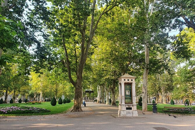 Guided transfer from Zagreb to Split with Plitvice Lakes stop - The Guided Experience at Plitvice Lakes