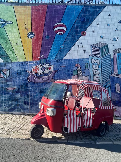 Guided tuk tuk tour in Lisbon's old neighborhoods - Exploring Lisbon’s Old Town in a Comfortable Tuk Tuk