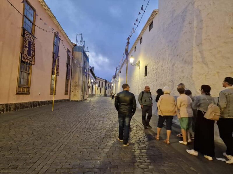 Guided visit and mysteries in San Cristóbal de La Laguna with a sweet treat. - Practical Details: Meeting Point and Accessibility