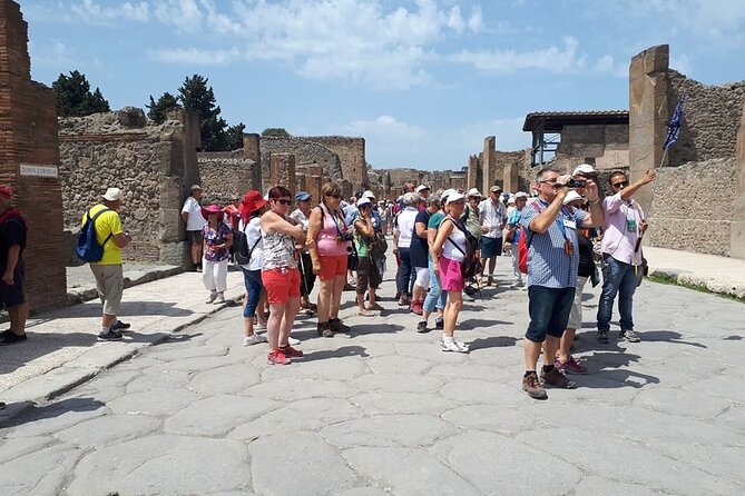Guided Visit of Pompei and Mount Vesuvius Tour with Pizza Lunch - The Pizza Lunch: A Taste of Naples