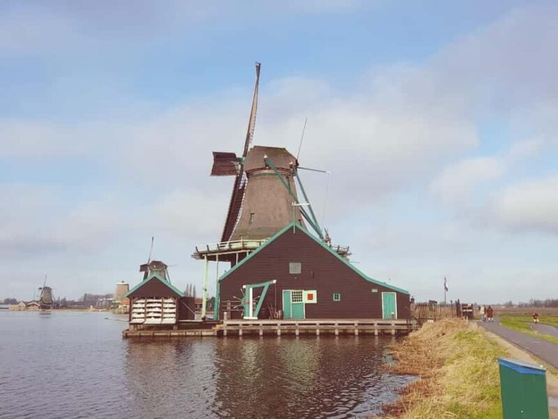 Guided visit of Zaanse Schans - Discovering Zaanse Schans Windmills and Wooden Houses