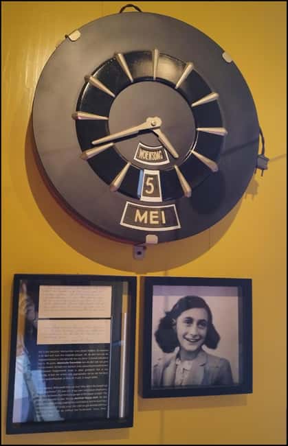 Guided visit of Zaanse Schans - Visiting the Painting Mill and Photo Stops