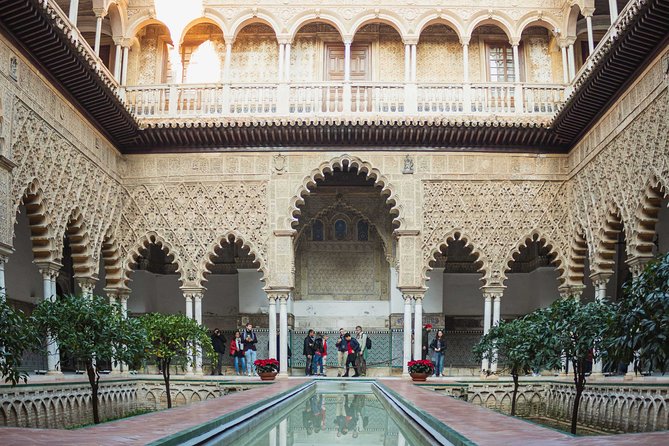 Guided visit to the Alcázar of Seville without queues - The Benefits of Guided Narration with Audio Equipment