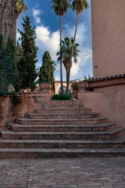 Guided Visit to the Castle of Láchar, Granada - Key Points