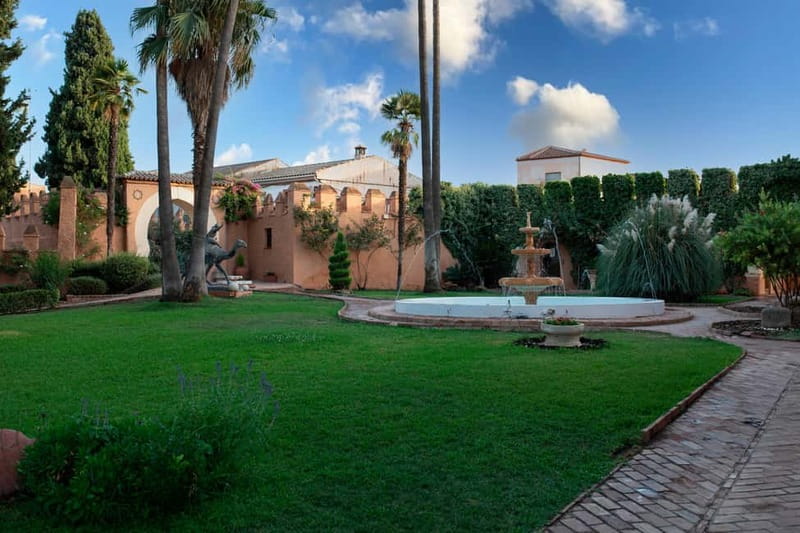 Guided Visit to the Castle of Láchar, Granada - Exploring the Gardens of Láchar Castle