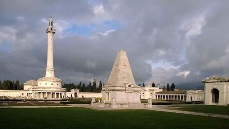 Guided visit to the Vantiniano Monumental Cemetery - Discover the Vantiniano Cemetery: An Open-Air Art Museum