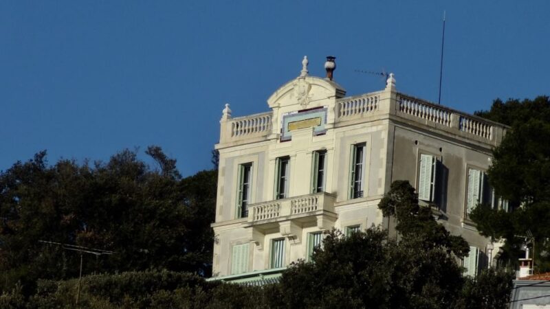 Guided Walk in beautiful and hidden neighborhoods - Scenic Overlooks and Views of Marseille