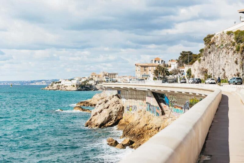 Guided Walk in beautiful and hidden neighborhoods - Practical Details: Meeting Point, Group Size, and What to Bring