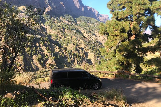 Guided Walking Route to Caldera de Taburiente - The Route Through Pine Forests and Volcanic Landforms