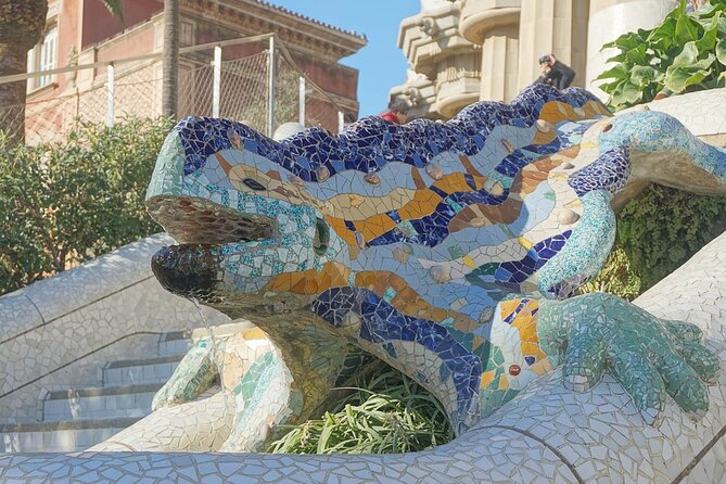 Guided Walking Tour in Park Güell Barcelona - Accessibility and Group Size Considerations