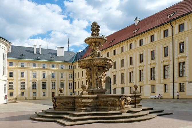 Guided Walking Tour in Prague - Key Points