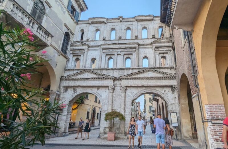 Guided Walking Tour in Verona - Visiting the Arche Scaligere: Gothic Tombs