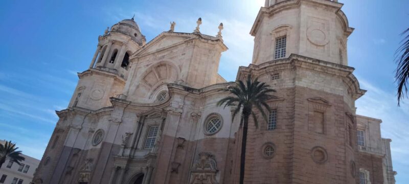 Guided walking tour of Cádiz: stories from a local guide - Discover Cádiz with a Local Guide in a 2-Hour Walk