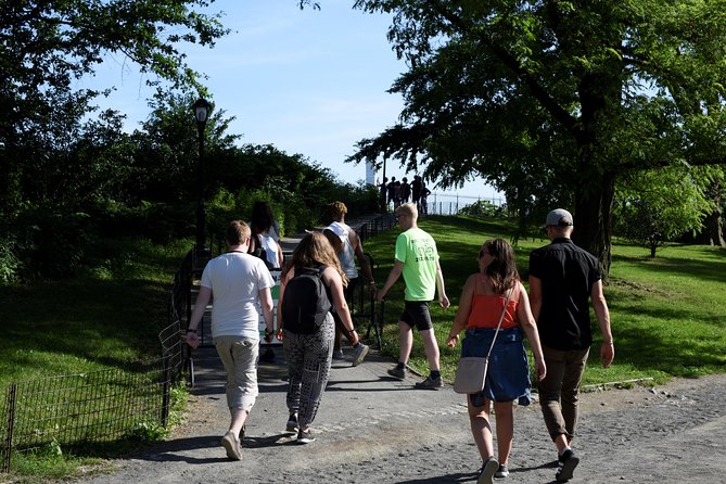Guided Walking Tour Of Central Park - Visiting the Alice in Wonderland Statue