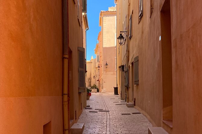 Guided walking tour of Saint Tropez - The Experience of a Local Guide in Saint Tropez
