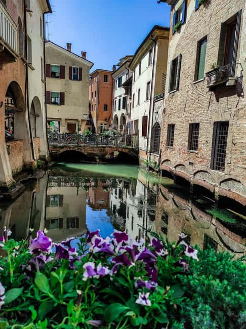 Guided walking tour of the city with must-see places - Key Points