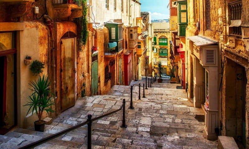 Guided Walking Tour of Valletta with Licenced Guide - Key Points