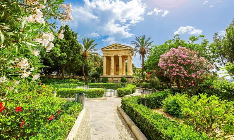 Guided Walking Tour of Valletta with Licenced Guide - Discover Valletta’s Architectural Splendor and Historic Fortifications