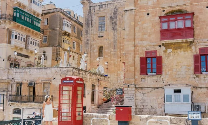 Guided Walking Tour of Valletta with Licenced Guide - The Audio-Visual Show: Learning Malta’s History Visually