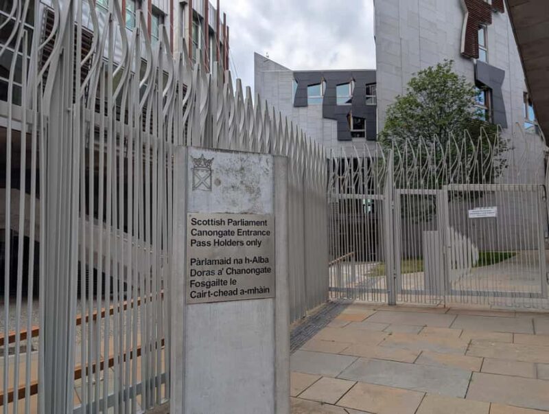 Guided Walking Tour - The Working Class Story of Cannongate - Practical Details and Accessibility of the Tour