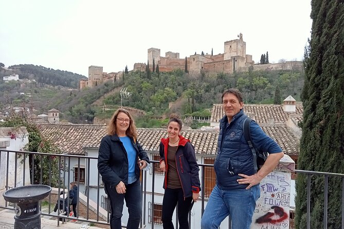 Guided Walking Tour with Panoramic Views and Terraces of Granada - Weather Considerations and Cancellation Policy