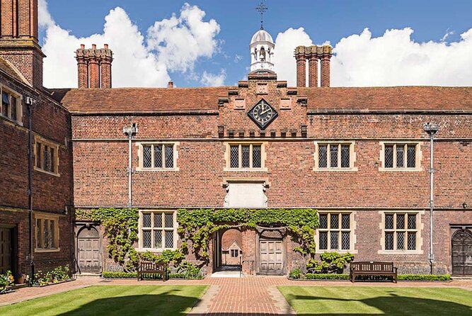 Guildford Walking Tour - Tunsgate Arch and Its Role in Guildford’s Trade History