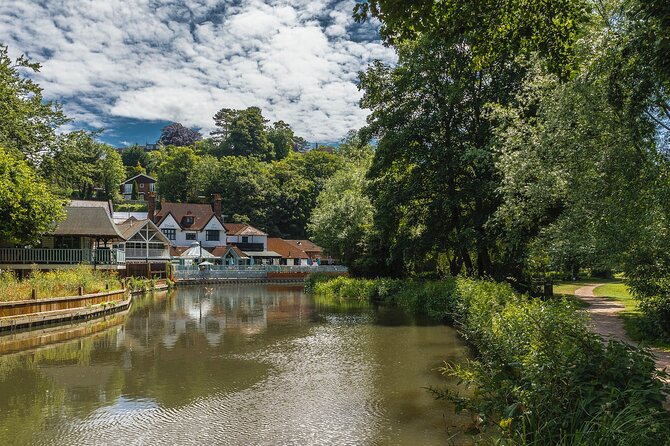 Guildford Walking Tour - Visiting Guildford’s Oldest Church with Medieval Wall Paintings