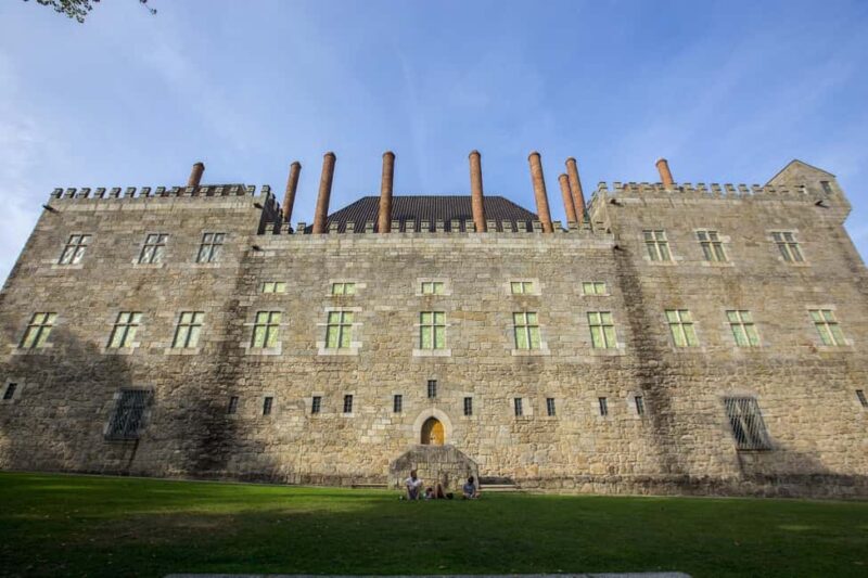 Guimarães & Braga Tour - Lunch Break and Cultural Atmosphere in Guimarães